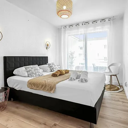 Homey Rest - Parking Gratuit, Balcon Privee, Proche Gare Et Geneve, Wifi Gratuit Lejlighed Annemasse