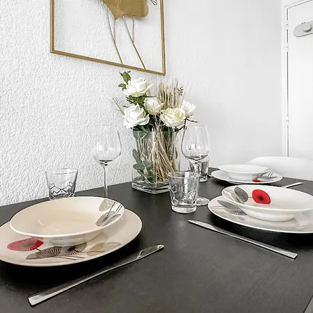 Homey Rest - Parking Gratuit, Balcon Privee, Proche Gare Et Geneve, Wifi Gratuit *