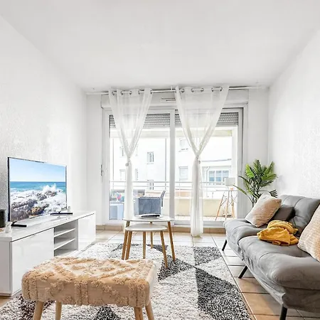 Homey Rest - Parking Gratuit, Balcon Privee, Proche Gare Et Geneve, Wifi Gratuit アパート